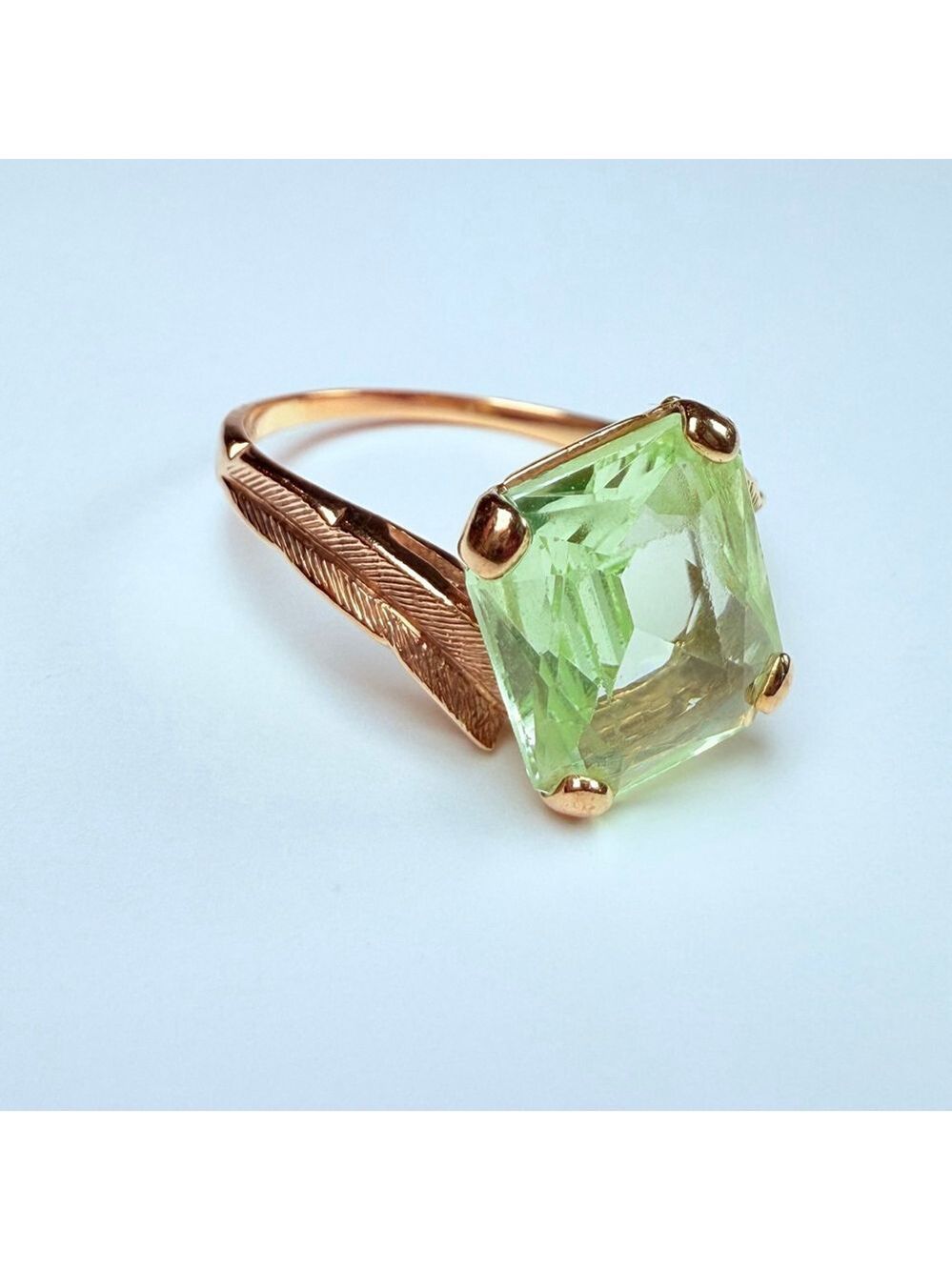 Estate 10K Gold 6.5 CT Green Spinel Feather Design Cocktail Vintage MCM Ring - Picture 2 of 13